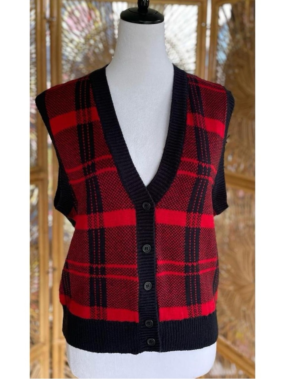 Vintage Karen Scott Red & Black Plaid Acrylic Knit Button Front Sweater Vest M - Picture 7 of 7